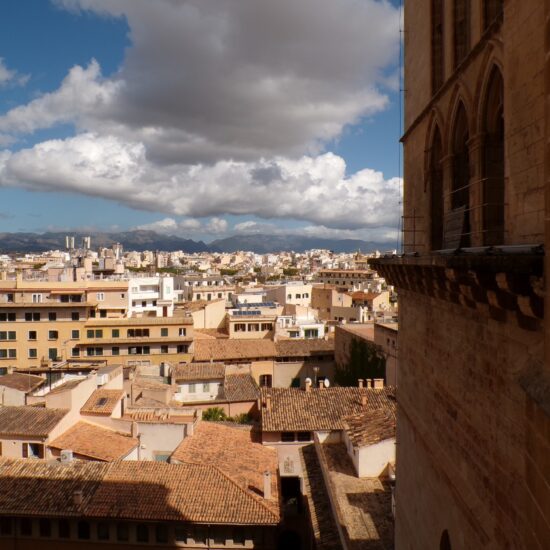 Kathedraal uitzicht bij de zee.