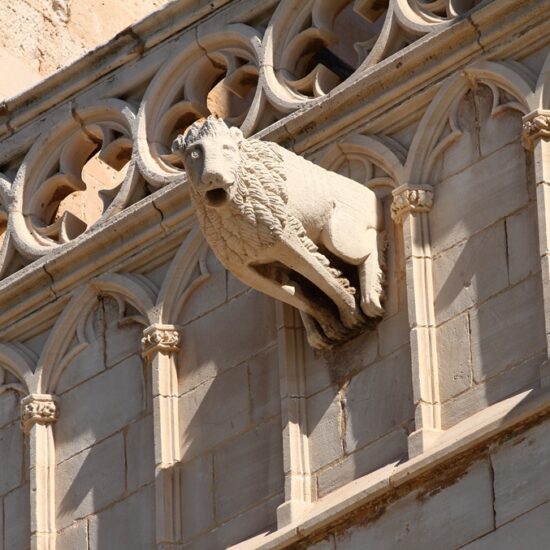 standbeeld van gorilla