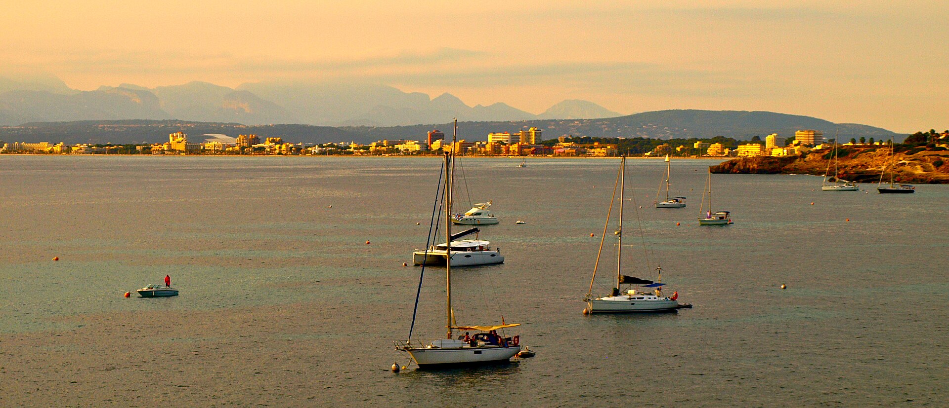 Uitzicht op s'Arenal vanaf Cala Blava, Mallorca