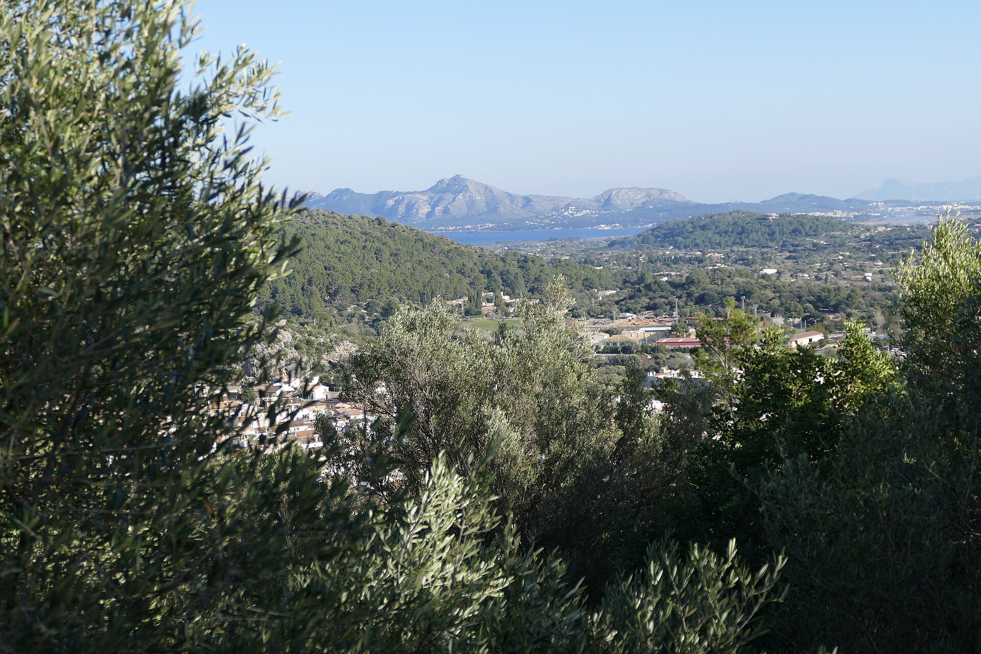 Uitzicht vanaf El Calvari op Pollença, Mallorca