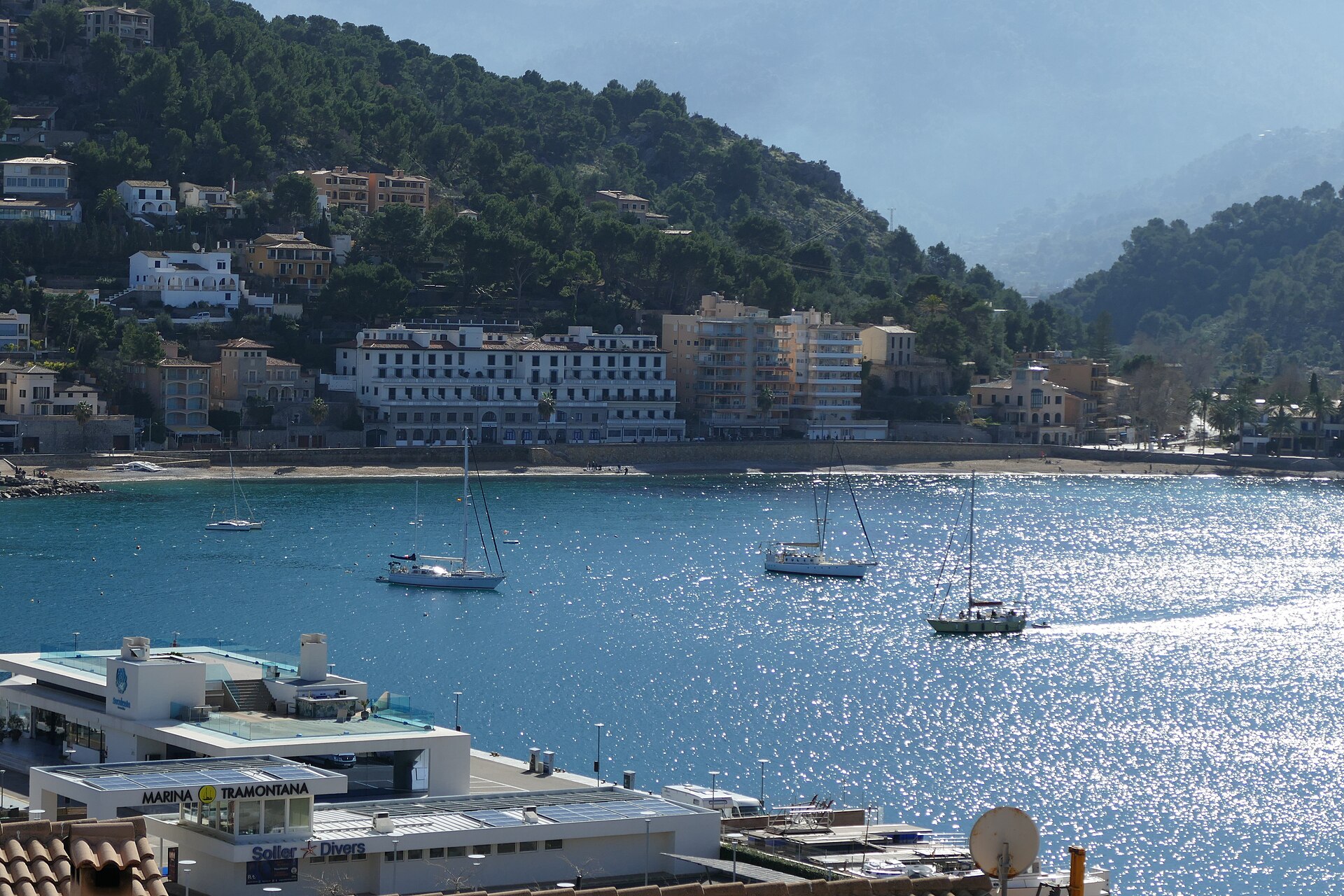 Uitzicht over de baai van Port de Sóller