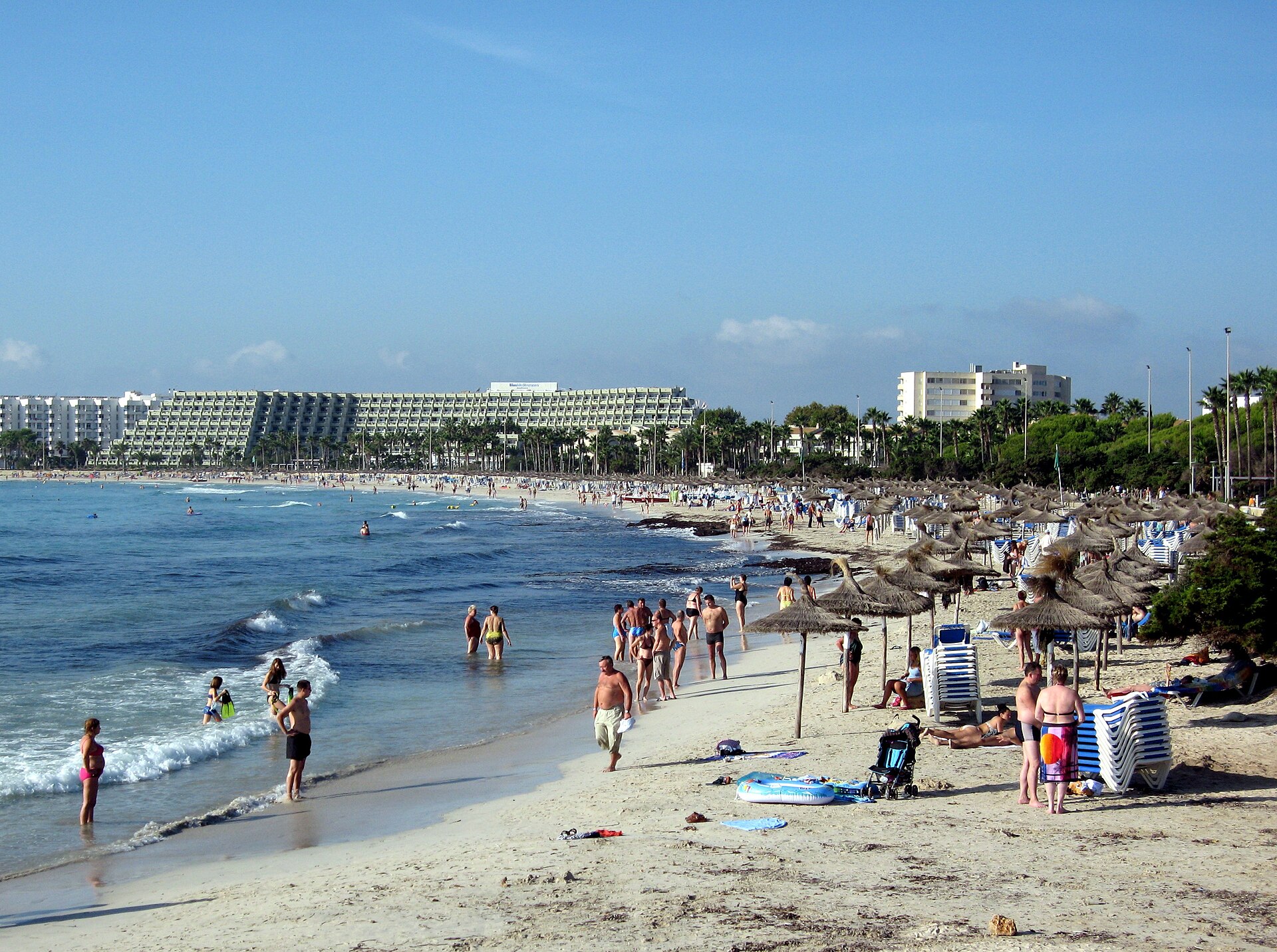 Het strand van Sa Coma aan de oostkust van Mallorca